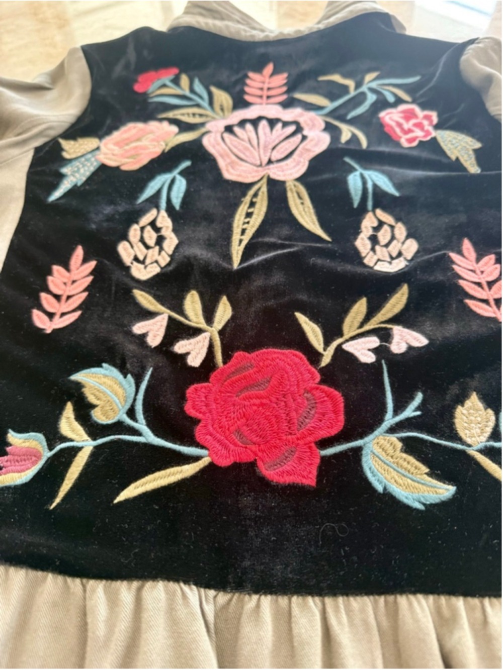 Mystree Button Down Shirt M Olive Green Black Embroidered velvet flowers, ruffle - Picture 6 of 9